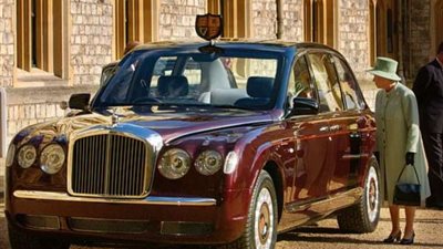 استخدمتها إليزابيث الثانية.. عرض سيارة ملكة بريطانيا للبيع وهذا سعرها