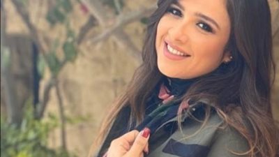 ياسمين عبد العزيز توبخ والدها بسبب خلافها معه.. إليك التفاصيل