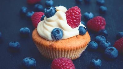 أفضل حلواني.. طريقة عمل الكب كيك بالتوت