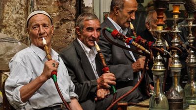 محافظ القاهرة يحذر الكافتريات والمقاهي المخالفة في شهر رمضان