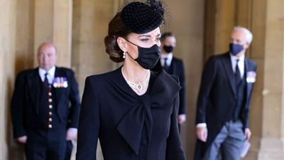 كيت ميدلتون تثير الجدل.. والسبب: معطف وقلادة