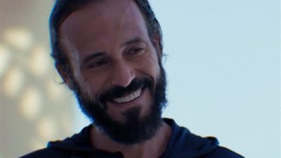 يوسف الشريف يبهر جمهوره بالتقدم التكنولوجى فى 2025