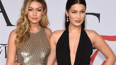 بيلا حديد تحتفل على طريقتها الخاصة بعيد ميلاد شقيقتها جيجي