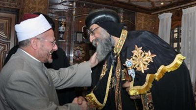 المفتي يهنئ البابا تواضروس بعيد القيامة