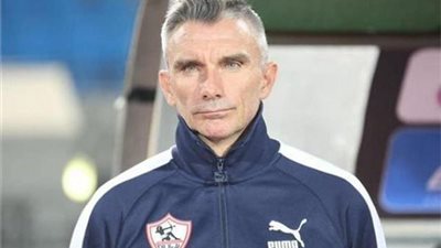 كارتيرون يحذر لاعبي الزمالك قبل مباراة بيراميدز.. اعرف التفاصيل