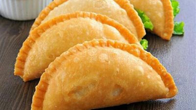 «زي المطاعم».. كيفية إعداد عجينة السمبوسك