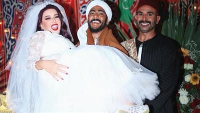 محمد رمضان يحتفل بزفافه على سمية الخشاب.. وأحمد سعد يحيي الحفل