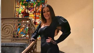 إنجى المقدم بإطلالة مختلفة من كواليس ”هجمة مرتدة”