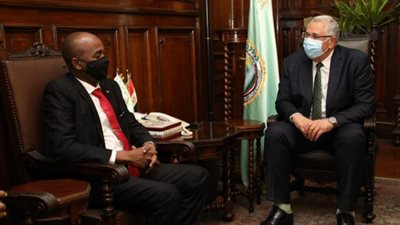 وزير الزراعة يبحث مع نظيره السودانى إطلاق المشروع الاستراتيجي للحوم