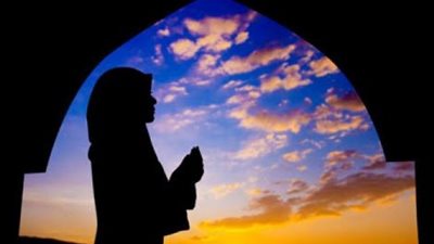 أستاذ فقه يوضح أحكام الصيام خلال فترة الحيض والنفاس