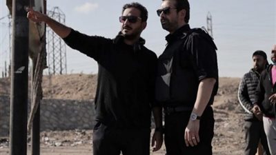 صورة.. كريم عبد العزيز وبيتر ميمي في كواليس مسلسل ”الاختيار 2”