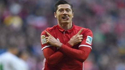 ليفاندوفيسكي يقود هجوم بايرن ميونخ أمام مونشنجلادباخ