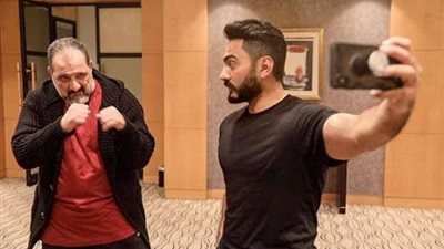 تامر حسني لـ خالد الصاوي: ”أنت فنان عالمي واستثنائي”
