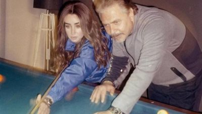 هنا الزاهد ومحمد رياض في صورة جديدة من كواليس تصوير مسلسل ”النمر”