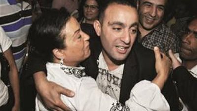 والدة أحمد السقا توجه رسالة قاسية لـ مها أحمد: كومبارس تبحث عن الشهرة