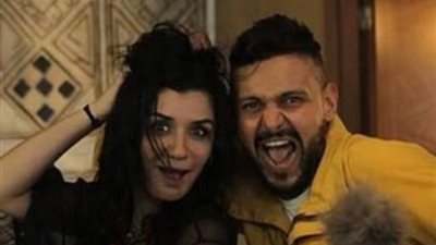 رامز جلال برفقة غادة عادل من كواليس ”أحمد نوتردام” ويعلق : غادة حامل فى كولمان