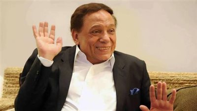 أبكى جماهير مسرحيته بسبب وفاة والده.. حب من أول نظرة جمعه بزوجته.. كان لا يرغب فى الإنجاب.. حقيقة اعتزاله الفن.. حكايات لا تعرفها عن زعيم الكوميديا عادل إمام