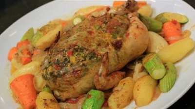 على طريقة الشيف شربيني.. كيفية إعداد طاجن الدجاج الروستو