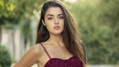 المثيرة هاندا أرتشيل تشعل السوشيال ميديا والسبب: المايوه