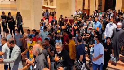 دفن جثمان أسطورة الكوميديا سمير غانم وسط حشود نجوم الفن