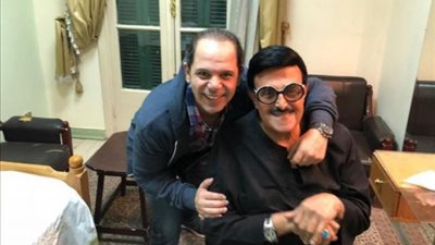 رامي إمام ناعيًا سمير غانم: ”فقدنا قيمة كبيرة ربنا يسعدك في مكانك”