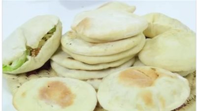 «زي المحلات».. كيفية إعداد الخبز الشامي في المنزل