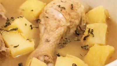 ما هي خطوات إعداد يخني البطاطس بالدجاج؟.. إليك الطريقة