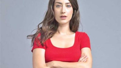 «فريحة» تشعل منصات السوشيال ميديا بإطلالة جريئة