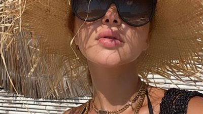 ميريام فارس تجذب أنظار جمهورها بإطلالة صيفية جريئة