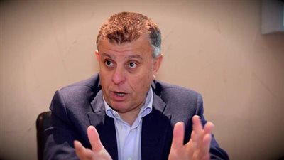 رئيس جامعة عين شمس ونائبه يتفقدان الامتحانات بكلية الطب