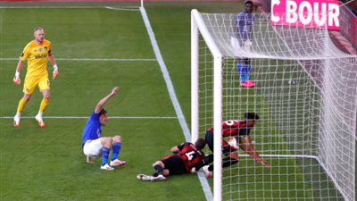 ليستر سيتي يسقط برباعية أمام بورنموث بالبريميرليج