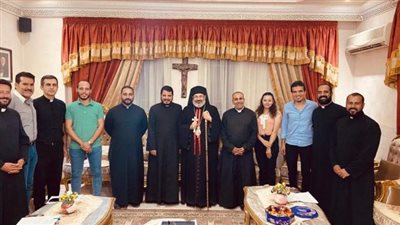 بالصور.. لماذا التقى مطران الكاثوليك بسوهاج اللجنة الأسقفية للشباب؟