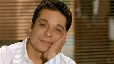 حفيد فنانة شهيرة ودخل مجال الغناء صدفة.. لقب بـ ”أبو البنات” وكان يحلم بتسجيل القرآن الكريم بصوته.. حكايات عامر منيب