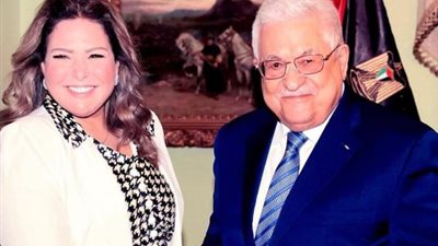 أبو مازن يمنح صابرين وسام الثقافة  لدولة فلسطين