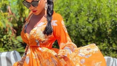 هيفاء وهبى بإطلالة جريئة في أحدث ظهور لها