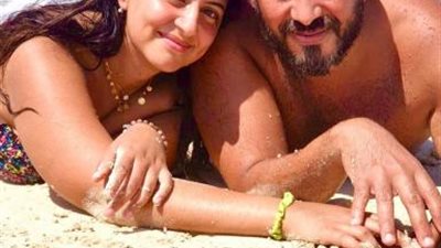 صور.. إبنة غادة عادل بإطلالة جذابة على البحر