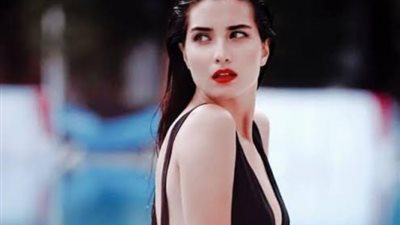 توبا بويوكستون في صدمة بعد دخول حبيبها السابق مع علاقة بهذه النجمة.. اعرف التفاصيل