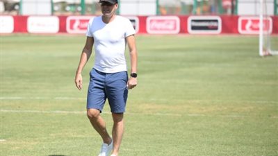 فايلر يحاضر اللاعبين قبل انطلاق المران