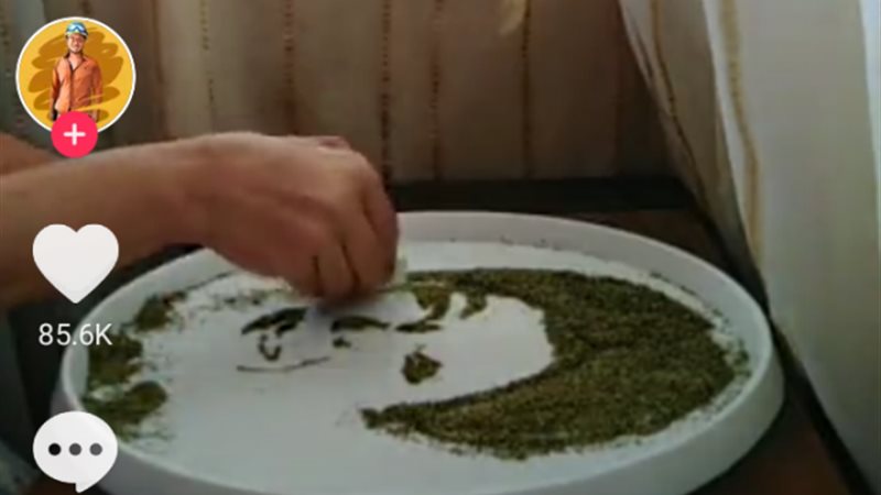 رسم الراحلة رجاء