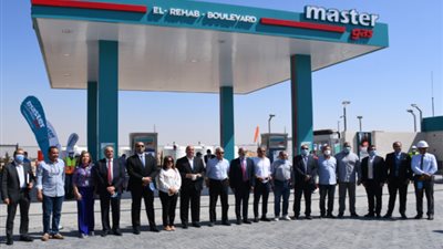 «الوطنية للطرق» و«طاقة عربیة» تفتتحان أول محطة للغاز الطبیعي بالقاھرة الجدیدة