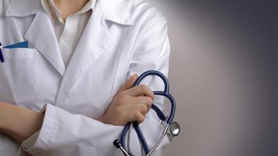 رئيس الوزراء يوجه رسالة للأطباء .. تعرف عليها