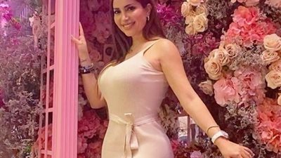 نسرين طافش تمارس رياضة اليوجا فى أحدث ظهور لها