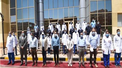 رئيس الوزراء يتفقد مستشفى أسوان لعزل مرضى ”كورونا”