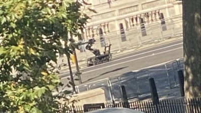 طرد مشبوه يثير الرعب بمحيط مقر إقامة رئيس وزراء بريطانيا