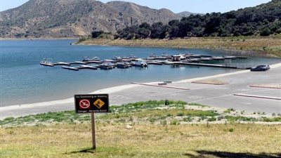 ما لا تعرفه عن ”البحيرة الملعونة” التي ابتلعت فنانة شهيرة