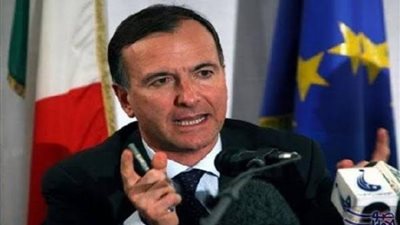 وزير خارجية إيطاليا السابق: لا يوجد في أوروبا قادة أقوياء يقفون أمام أردوغان