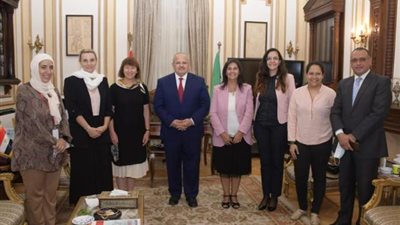 وفد من المجلس الثقافى البريطانى يزور جامعة القاهرة .. اعرف التفاصيل