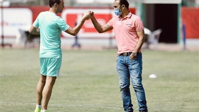 جلسه بين عبد الحفيظ وفايلر في مران الأهلي