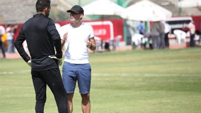 جلسة بين فايلر وإكرامي في مران الأهلي