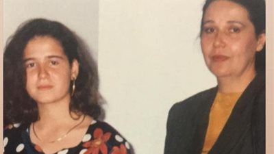 هنا شيحا تهنئ والدتها بعيد ميلادها وتتجاهل ظهور شقيقتها حلا